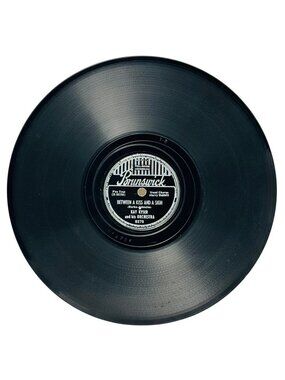 Kay Kyser Between A Kiss And A Sigh 10in Shellac 78 RPM Record Brunswick 8279